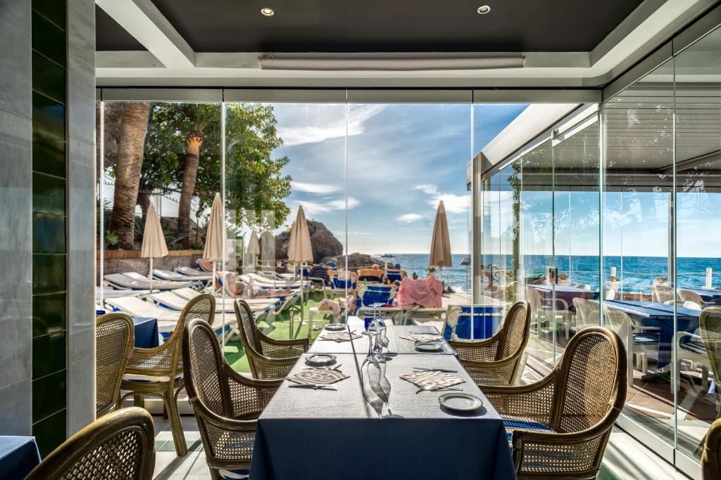 Nespecifikovaný výhled na moře nebo výhled na moře při pohledu z hotelu