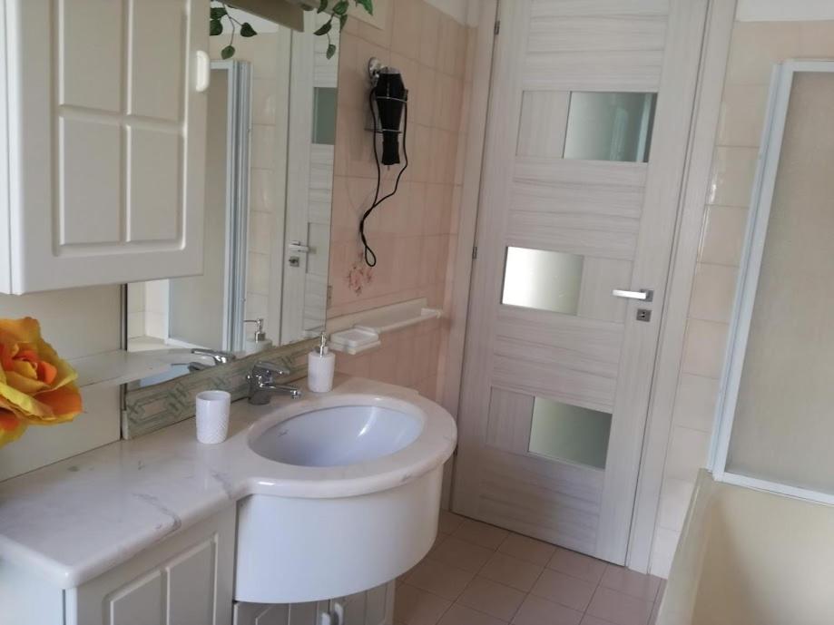 Un baño de Domus Gaia