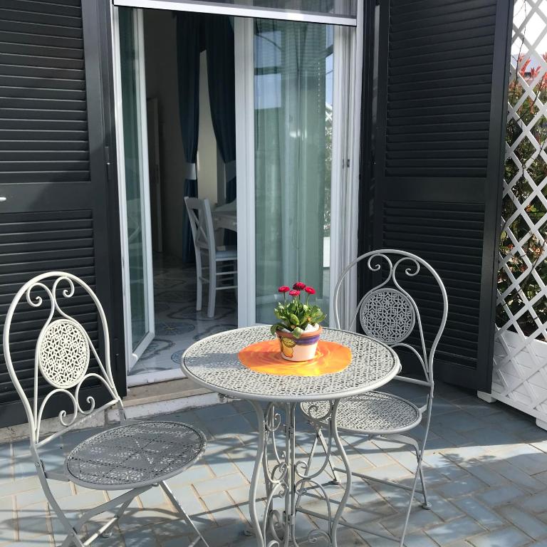 Balkón nebo terasa v ubytování IL GIARDINO DEI GLICINI