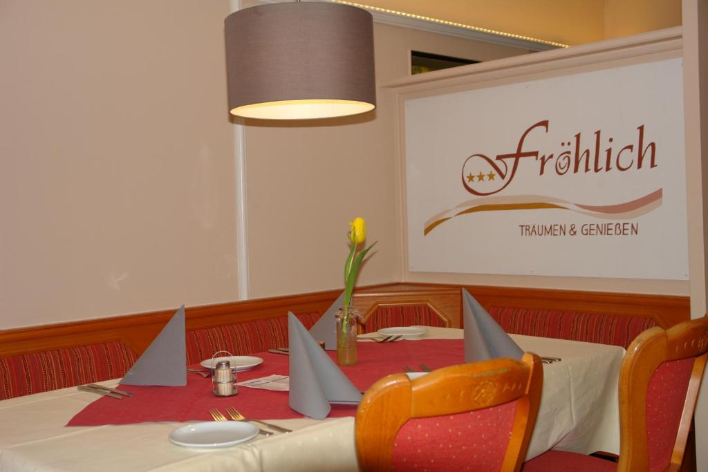 Restaurace v ubytování Hotel-Restaurant Fröhlich