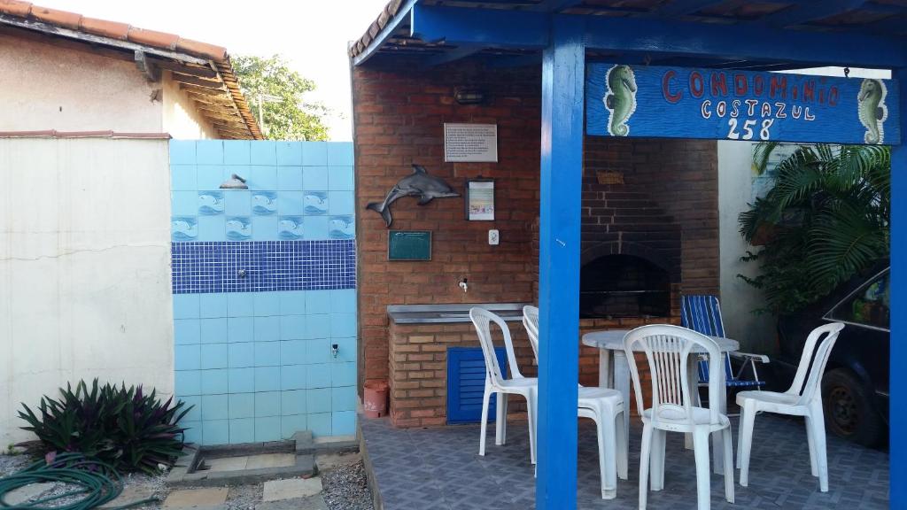  Casa frente para o mar de Costa Azul em Rio das Ostras