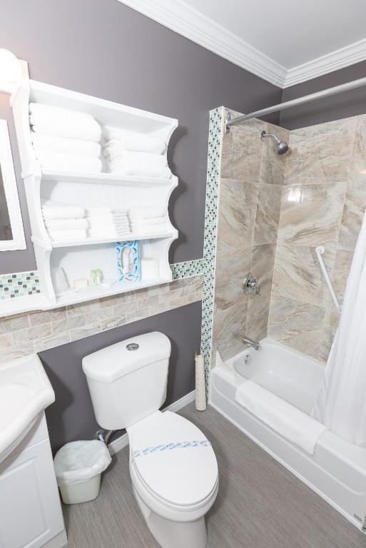Un baño de Complexe Cap-Chat