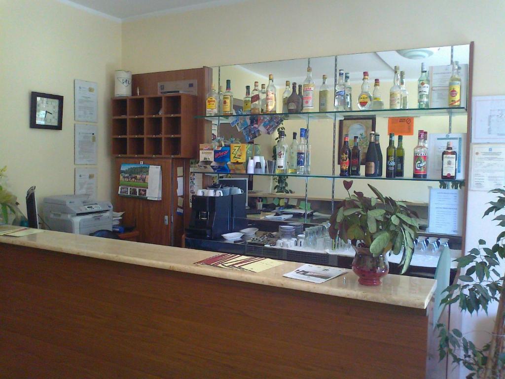 Hol lub bar w obiekcie Life Hotel