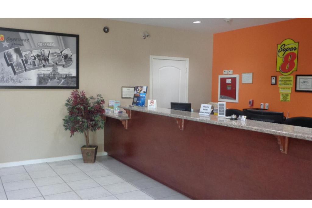 Vstupní hala nebo recepce v ubytování Super 8 by Wyndham Brenham TX