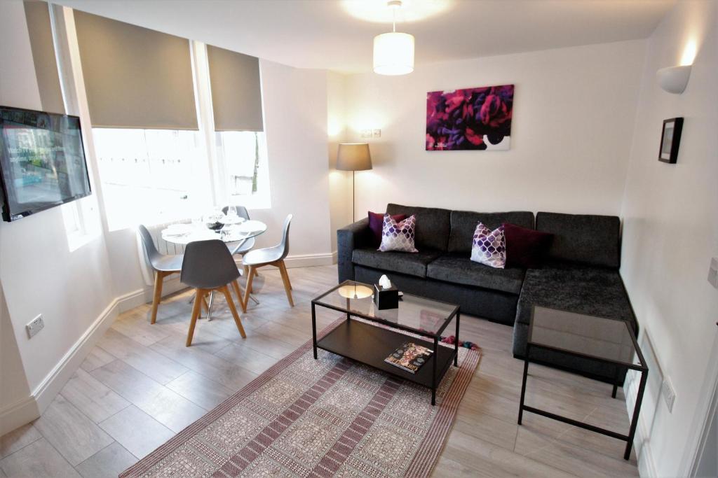 Willow Serviced Apartments - The Walk 2