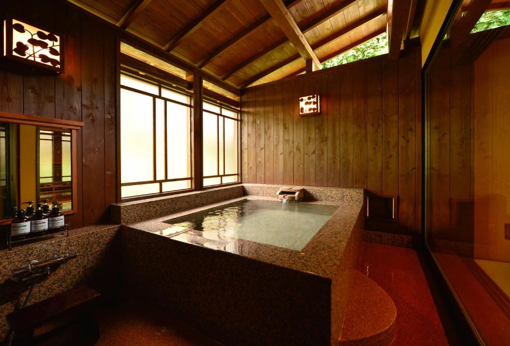 Fotografie z fotogalerie ubytování Hakone Onsen Ryokan Yaeikan v destinaci Hakone