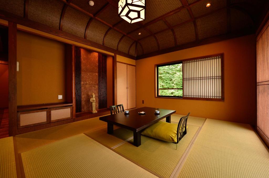 Posezení v ubytování Hakone Onsen Ryokan Yaeikan