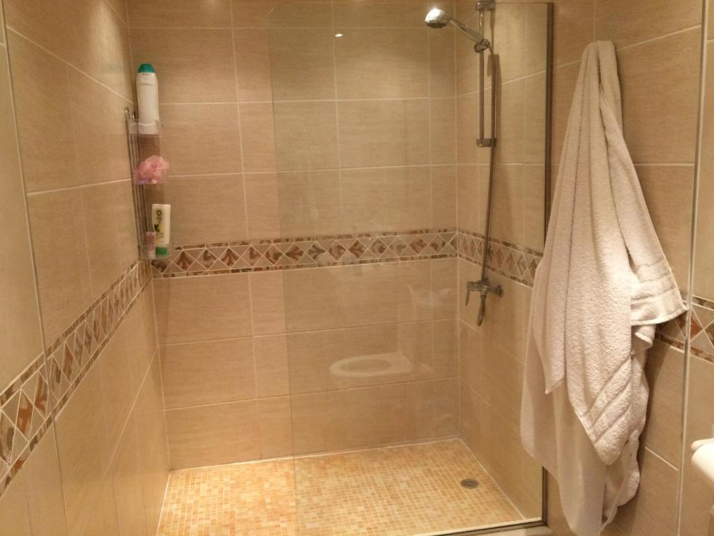 A bathroom at 39 El Sultan, Calle el Roque