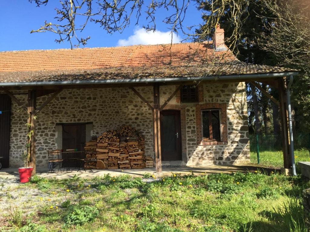 Gallery image of Chouetterie in Saint-Dizier-Leyrenne