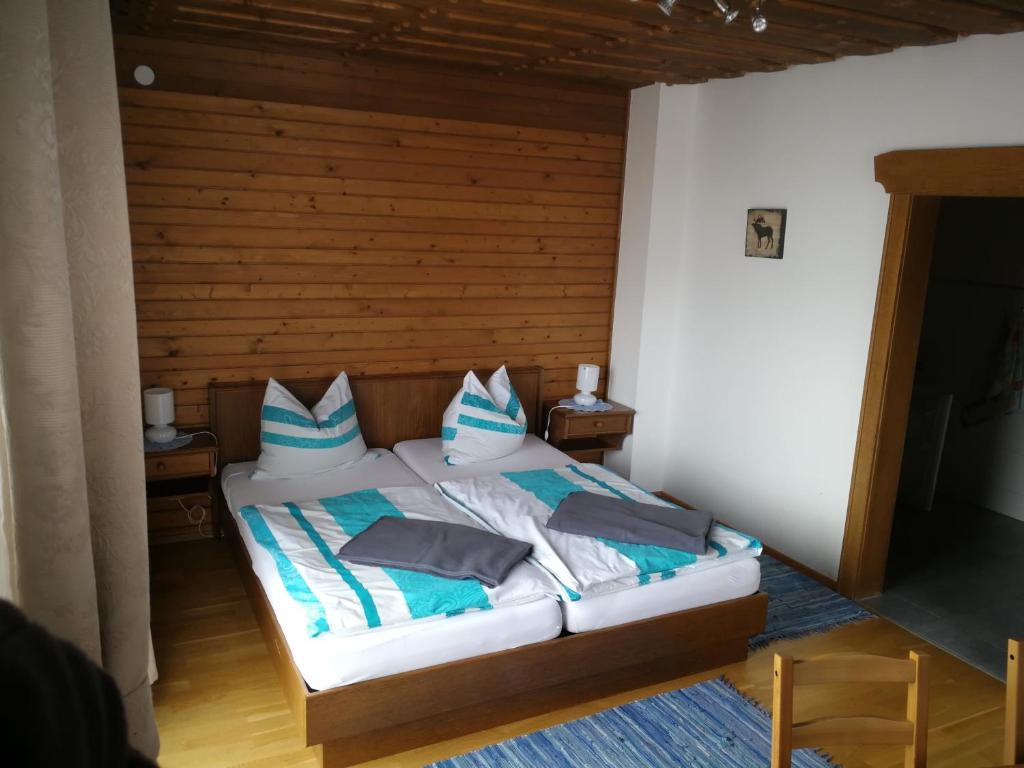 Postel nebo postele na pokoji v ubytování Bergbauernhof Schluder