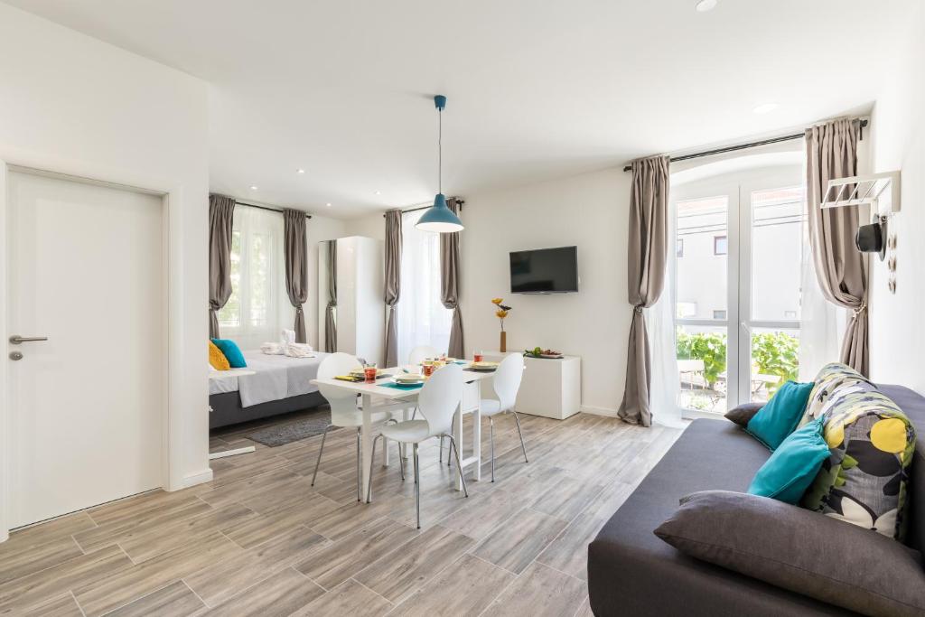 Prostor za sedenje u objektu SeaBed Rooms&Studio Split