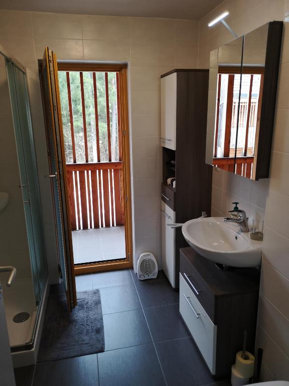 Koupelna v ubytování Apartma Lucijana