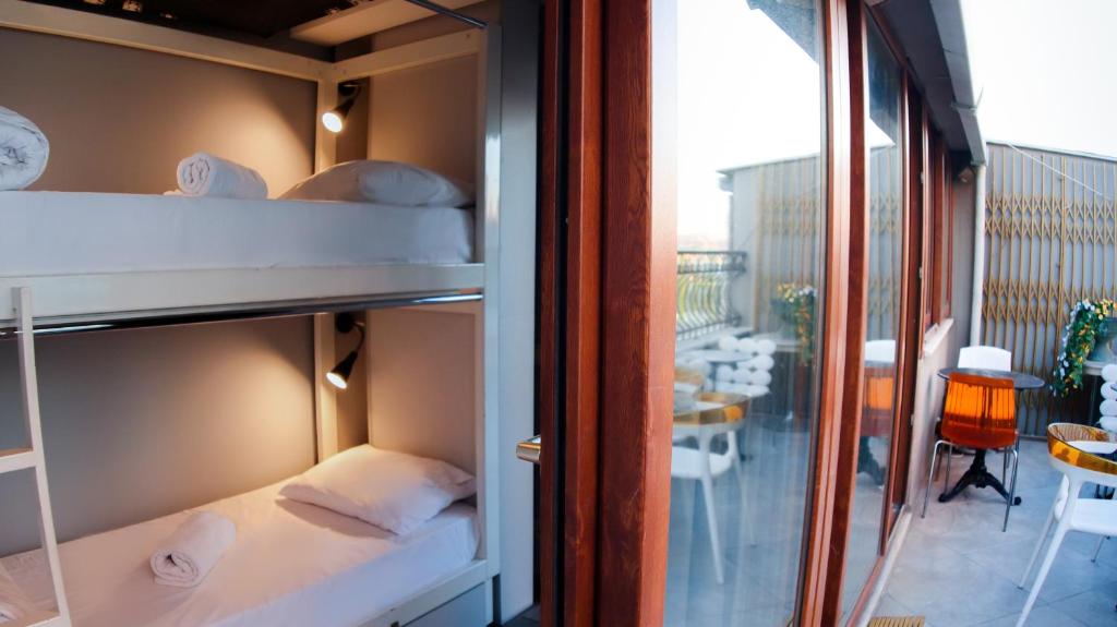 Stay Inn Taksim Hostel - Cama En Habitación Compartida Femenina De 2 Camas