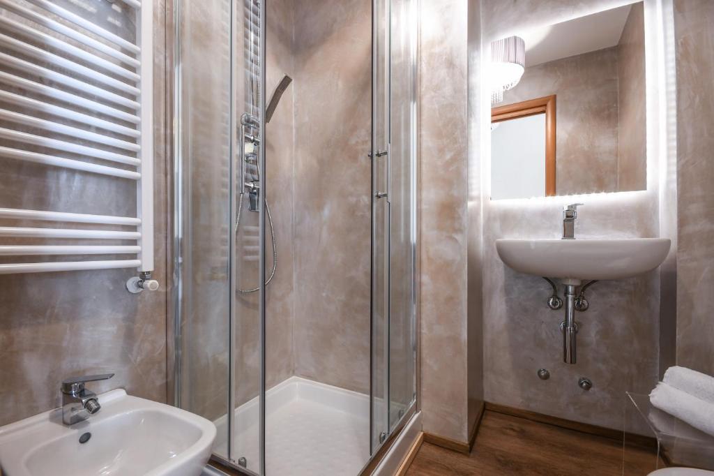 Koupelna v ubytování Luxury Suite Sirmione