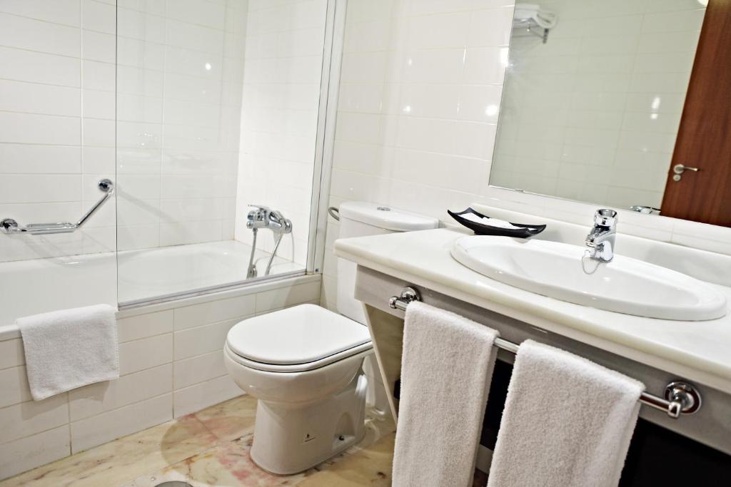 Kúpeľňa v ubytovaní Apartamentos Vértice Bib Rambla