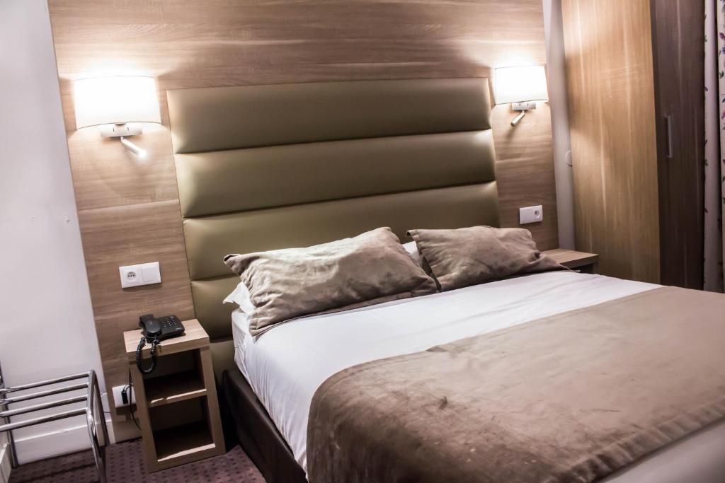 
Double Room with Bath
