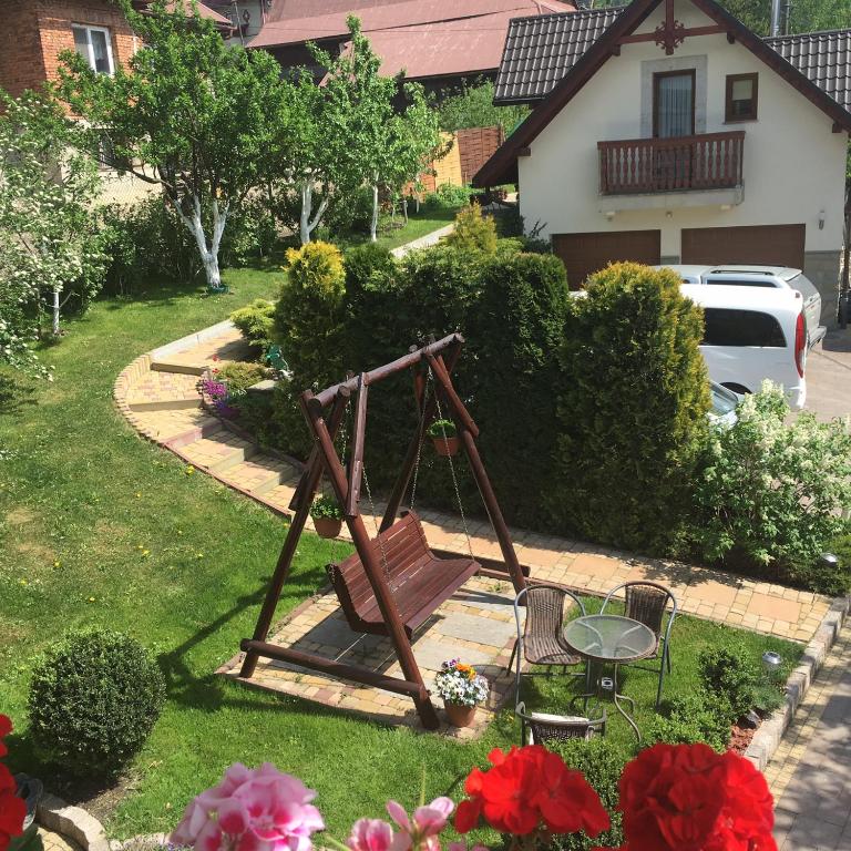 Vonkajšia záhrada v ubytovaní Domek pod Maciejową