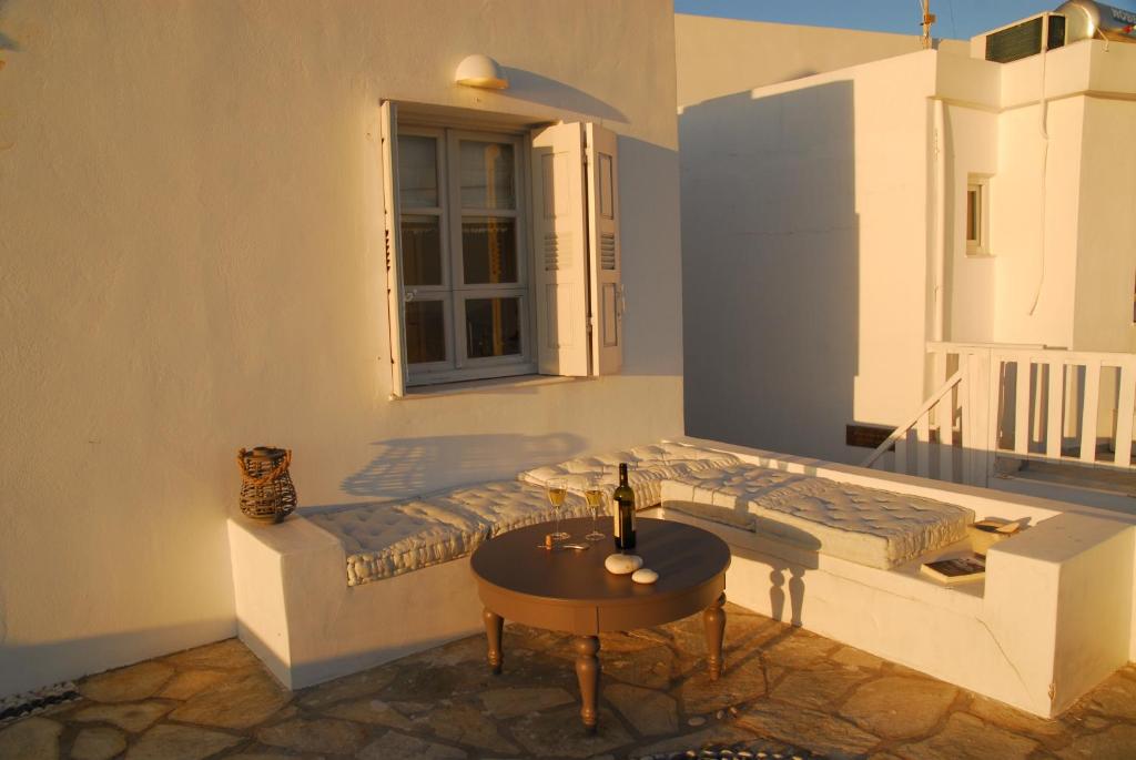 A balcony or terrace at Archondoula Studios
