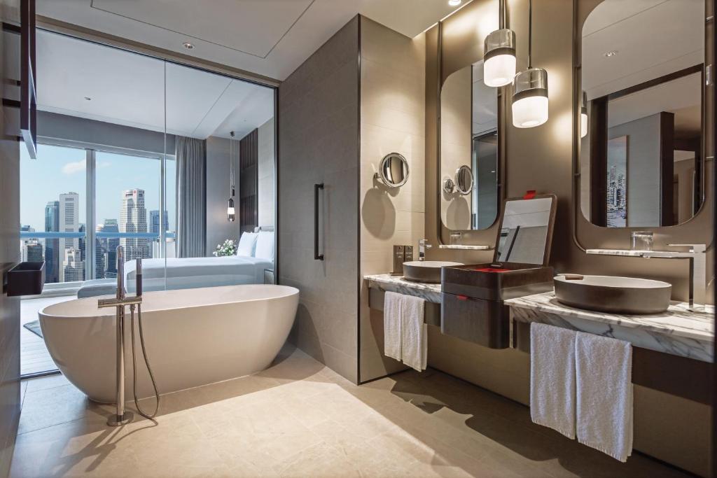 Swissotel The Stamford Singapore photo