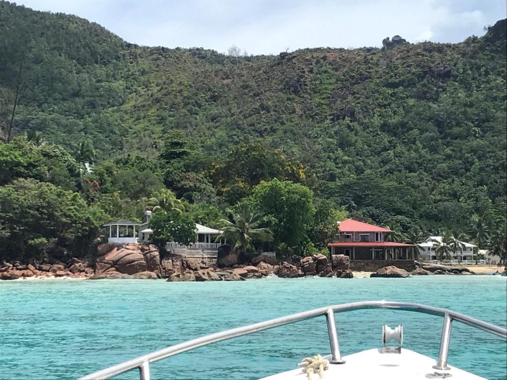 Landskap semula jadi dekat dengan chalet