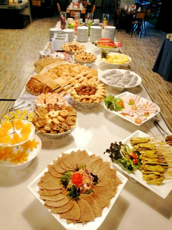 Comida no hotel ou em algum lugar perto