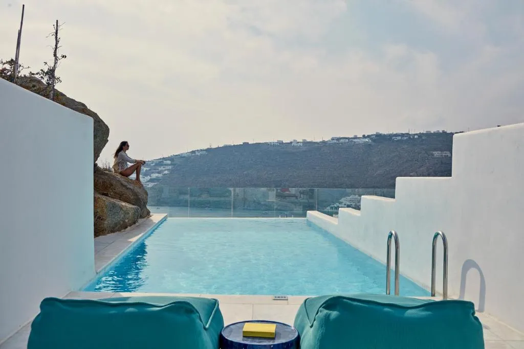 Grand Blue room with Private Pool