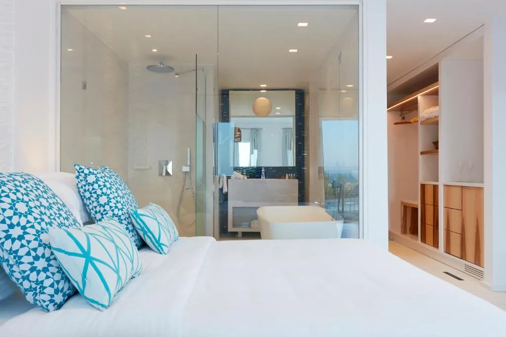 Thalassa Suite with Sharing Pool