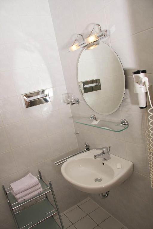 Koupelna v ubytování Hotel Edel