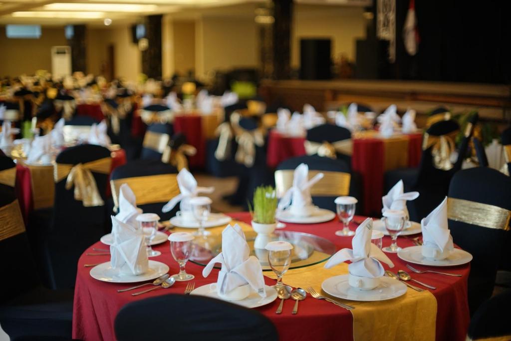 Restaurace v ubytování Adhiwangsa Hotel