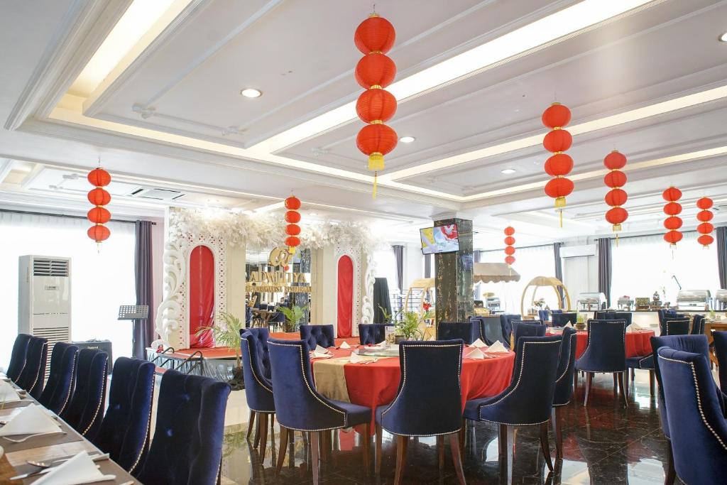Restaurace v ubytování Adhiwangsa Hotel