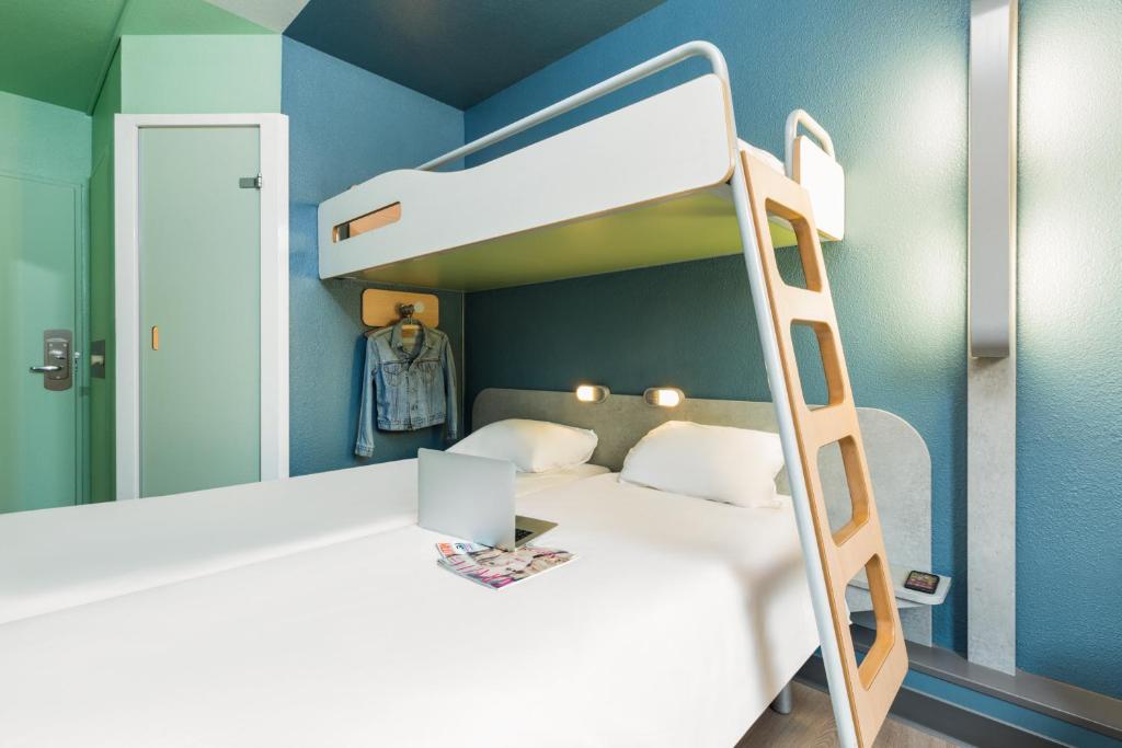 ibis budget Paris Porte De Montmartre - Resim 40