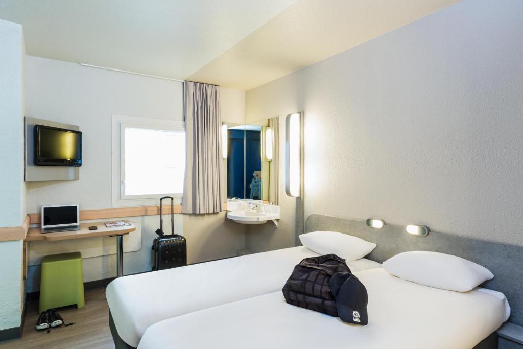 ibis budget Paris Porte De Montmartre - Resim 38