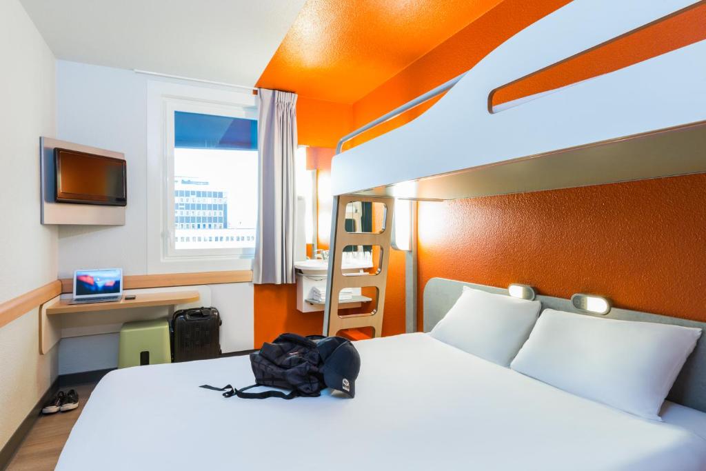 ibis budget Paris Porte De Montmartre - Resim 42