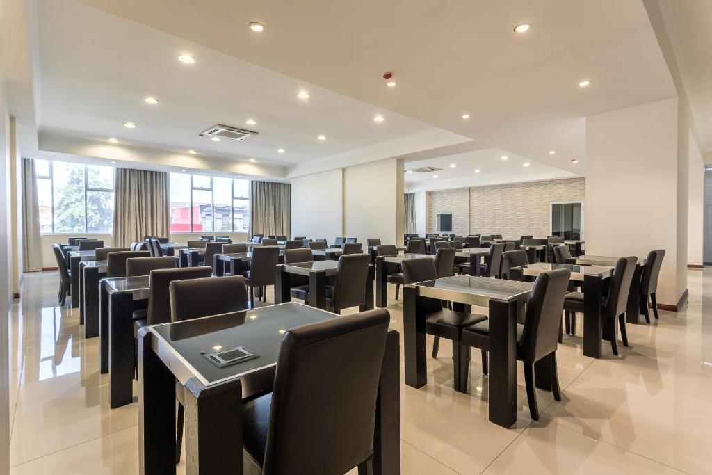 Εστιατόριο ή άλλο μέρος για φαγητό στο Nobile Hotel Estación Central