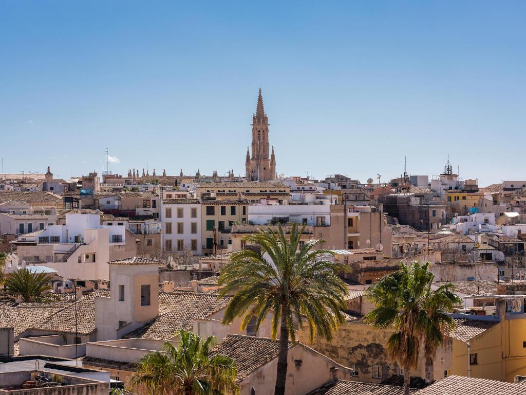 Nespecifikovaný výhled na destinaci Palma de Mallorca nebo výhled na město při pohledu z hotelu