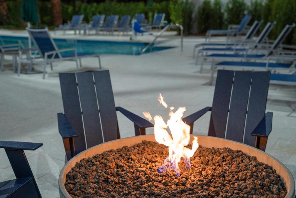 Bazén v ubytování Hyatt Place Sandestin at Grand Blvd nebo v jeho okolí