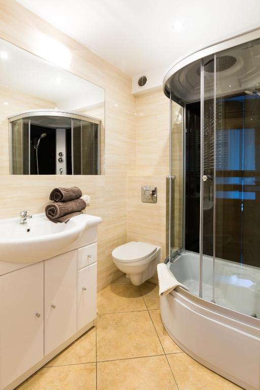 Kúpeľňa v ubytovaní ApartHouse Apartamenty Centrum