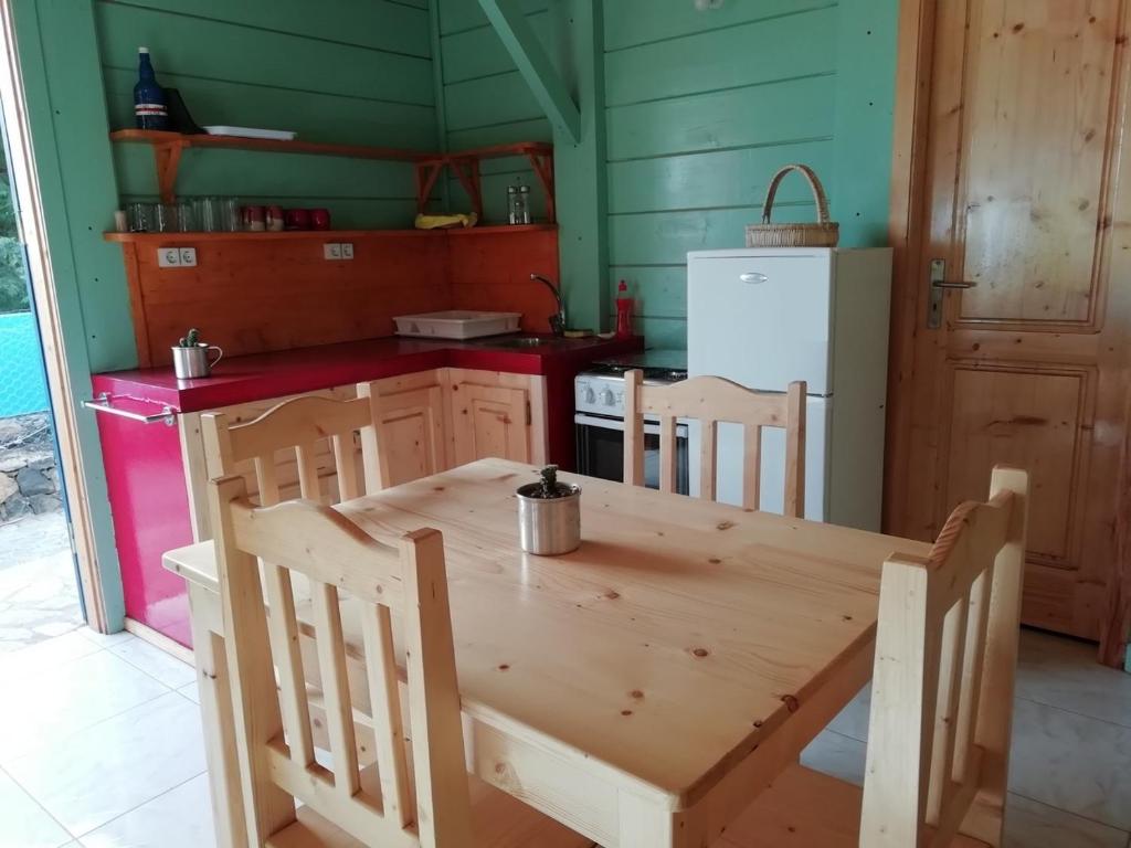 Kuchyň nebo kuchyňský kout v ubytování Casa Madeira