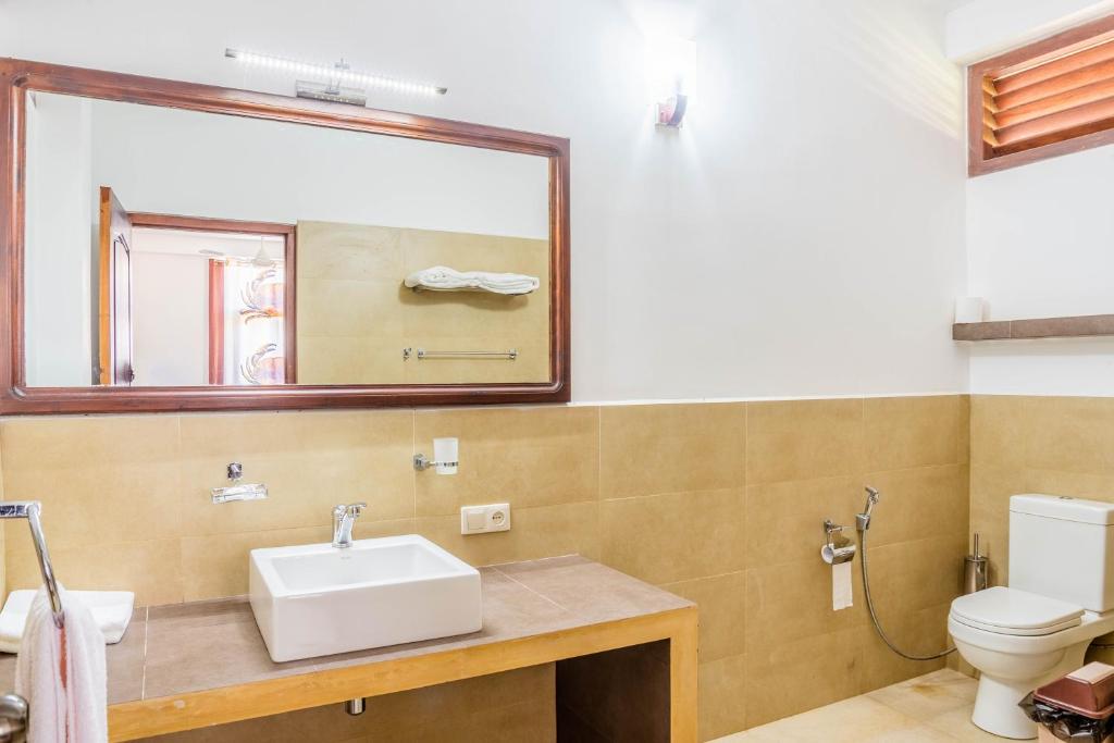 Green Parrot Beach Resort - 5