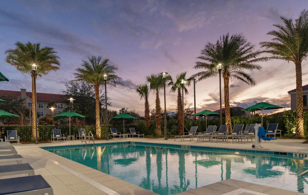 Bazén v ubytování Hyatt Place Sandestin at Grand Blvd nebo v jeho okolí