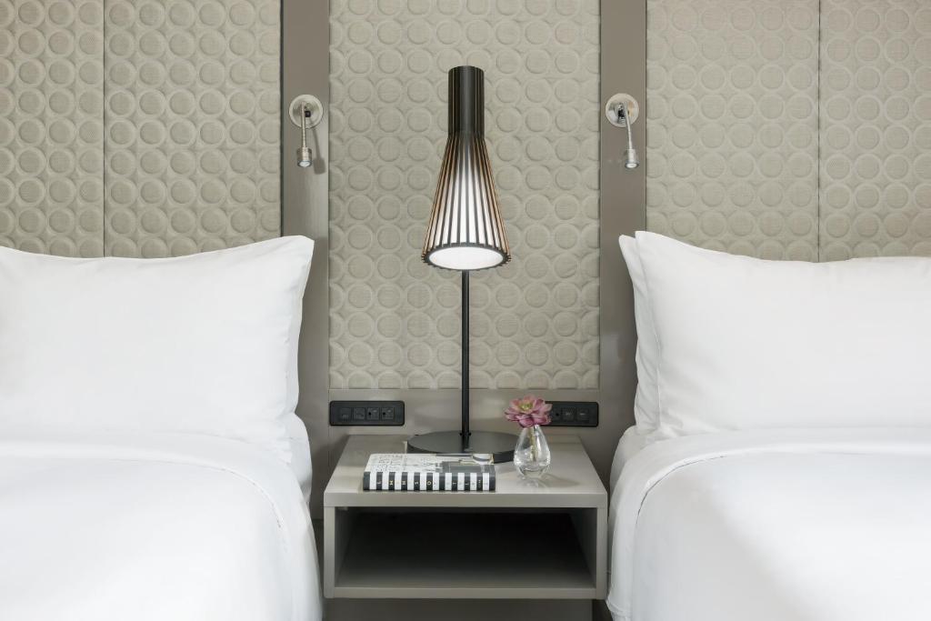 Stanford Court San Francisco - Premier Queen Room Met Twee Queensize Bedden