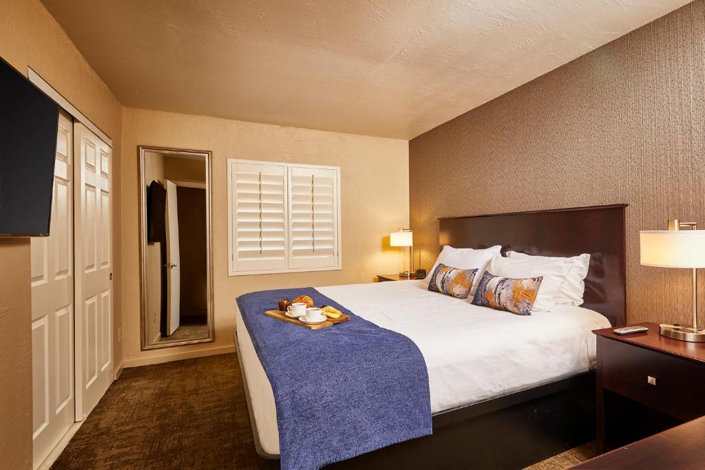 The Scottsdale Plaza Resort & Villas - King Suite