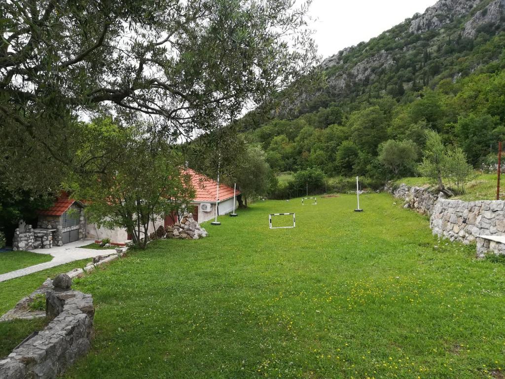 Příroda nedaleko penzionu