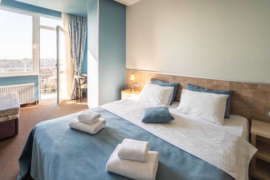 Mini-hotel People - Standard Double Or Twin Room With Balcony