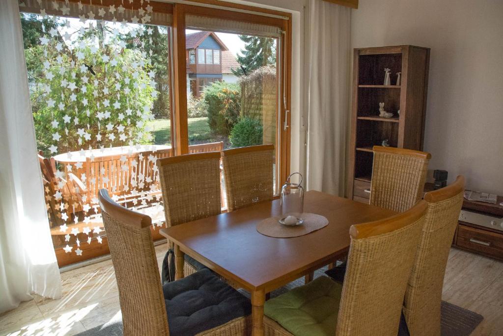 Posezení v ubytování Landhotel Sonneneck - Breuna im Naturpark