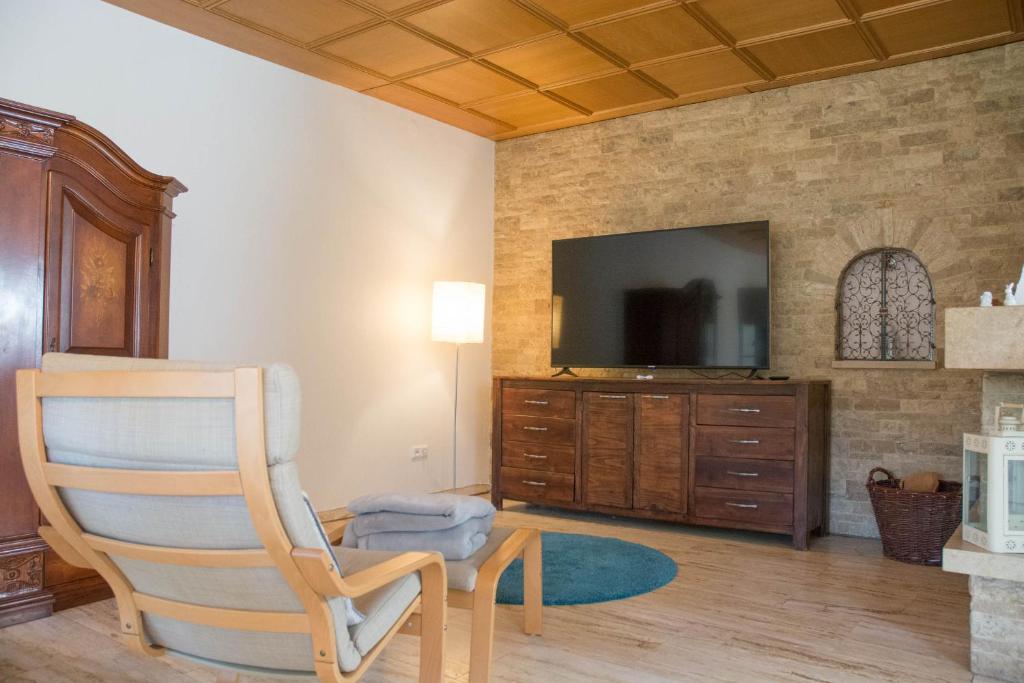 TV a/nebo společenská místnost v ubytování Landhotel Sonneneck - Breuna im Naturpark