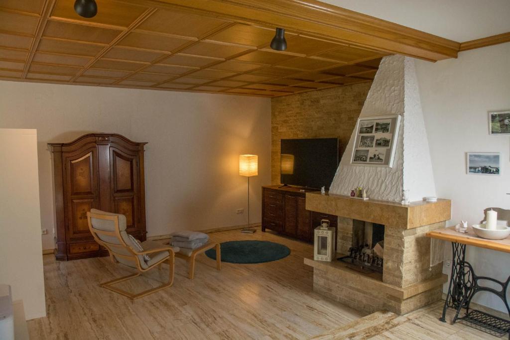 TV a/nebo společenská místnost v ubytování Landhotel Sonneneck - Breuna im Naturpark