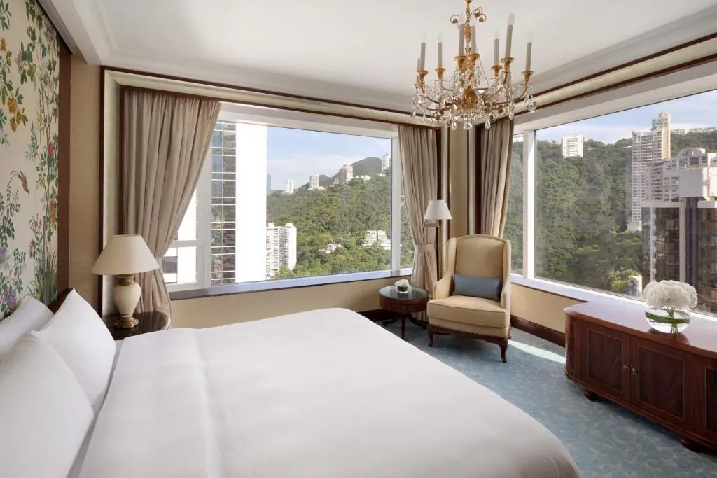 Island Shangri-La Executive King Suite