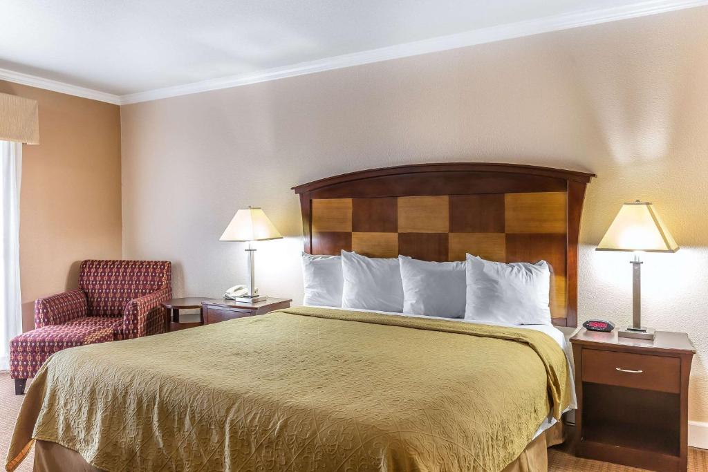 Voodi või voodid majutusasutuse Quality Inn near Hearst Castle toas