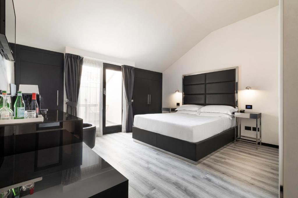 LHP Hotel Napoleon - Resim 17